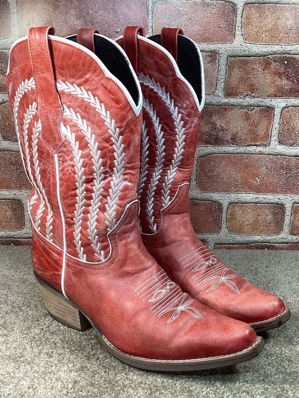 Sterling River Womens Red Cowboy Western boots size 9